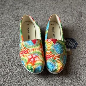 Toms Classic Alpargata Fiesta Red Tie Dye Canvas Shoes SIZE 6.5